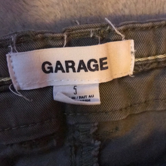 Green khaki shorts - Picture 3 of 4